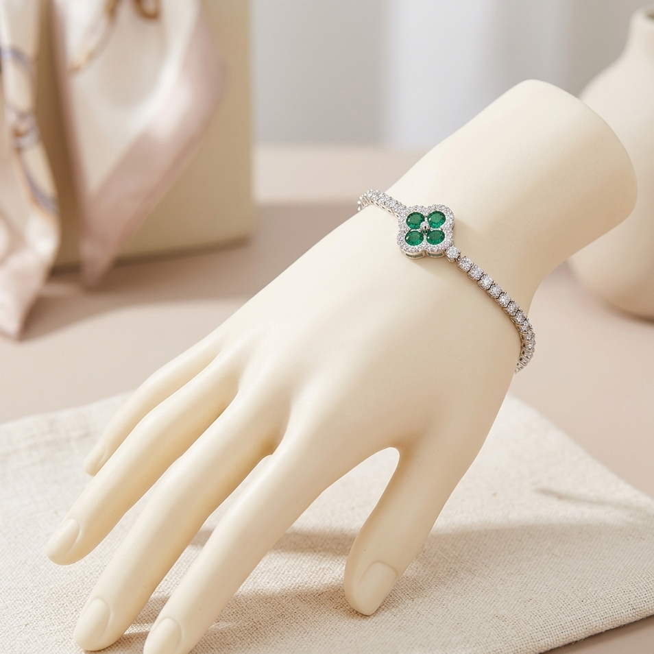Green Zircon Clover Bracelet for Women | Melaurica
