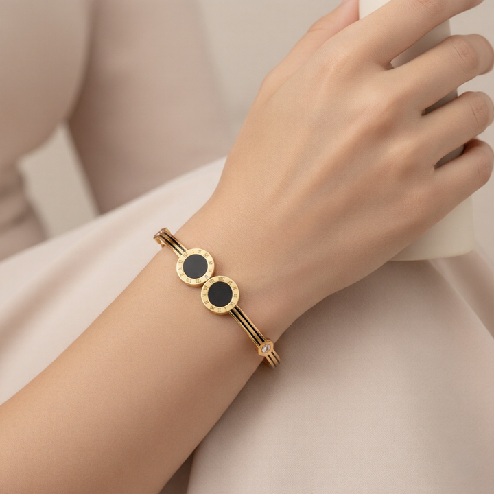 Black Disk Roman Cuff