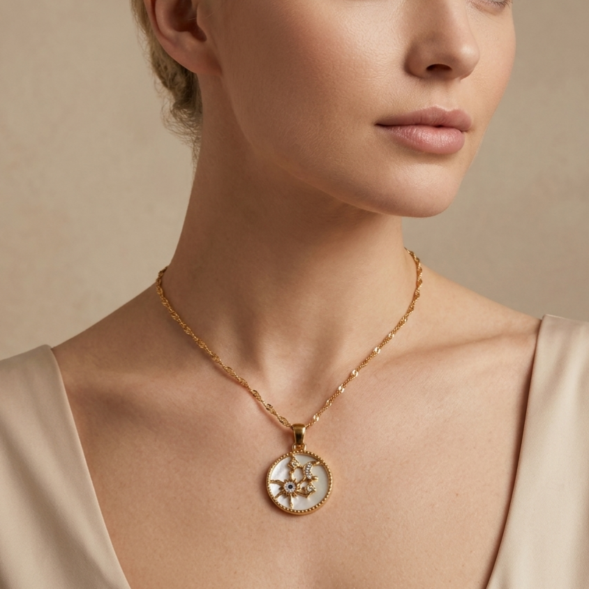Melaurica Wired Round Shell Necklace