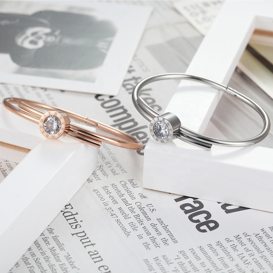 Non-fading Fashion Jewelry 18K Gold Plated Stainless Steel Metal Inlaid Zircon Classic Roman Numerals Bracelet Bangles for Women