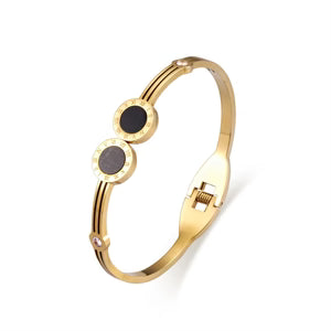 Black Disk Roman Cuff