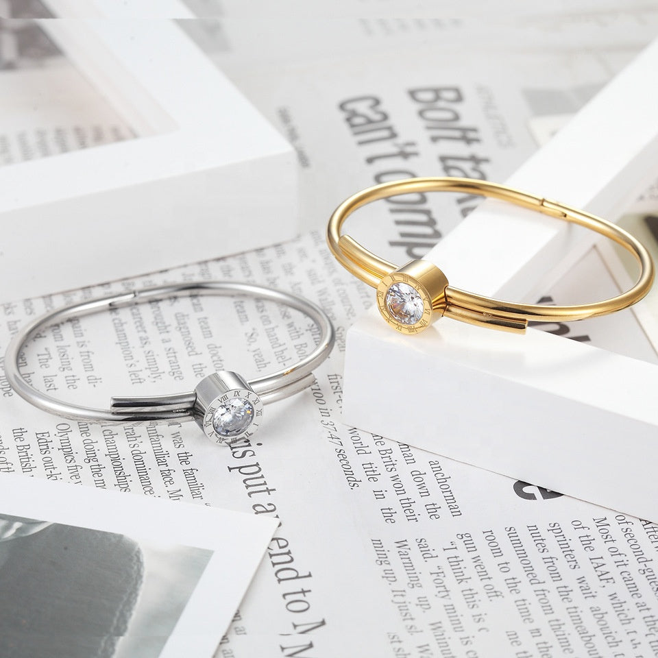 Non-fading Fashion Jewelry 18K Gold Plated Stainless Steel Metal Inlaid Zircon Classic Roman Numerals Bracelet Bangles for Women