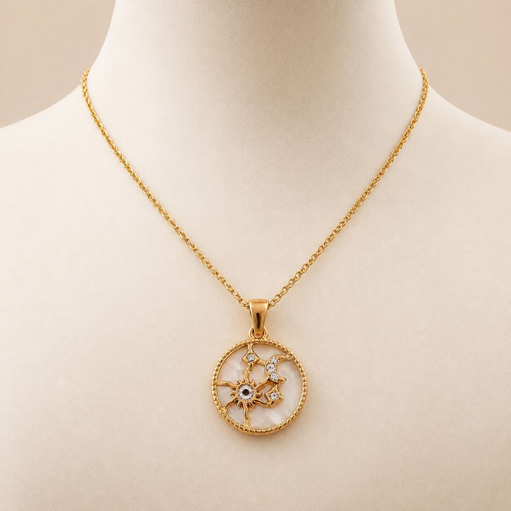Melaurica Wired Round Shell Necklace